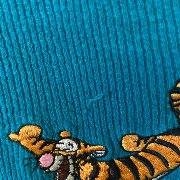Vintage Disney Winnie the Pooh Tigger 90s Embroidered Henley Style Shirt Size XL - Picture 4 of 12